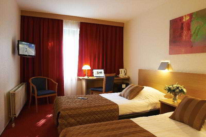 Bastion Hotel Роозендаал Екстериор снимка